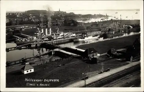 Foto Ak Holtenau Kiel, Holtenauer Schleusen, Deutsche Kriegsschiffe Elsass und Hessen, Linienschiffe