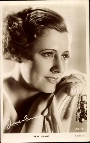 Ak Schauspielerin Irene Dunne, Portrait