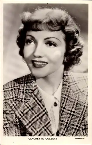 Ak Schauspielerin Claudette Colbert, Portrait