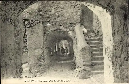 Ak Nyons Drôme, Une Rue des Grands Forts