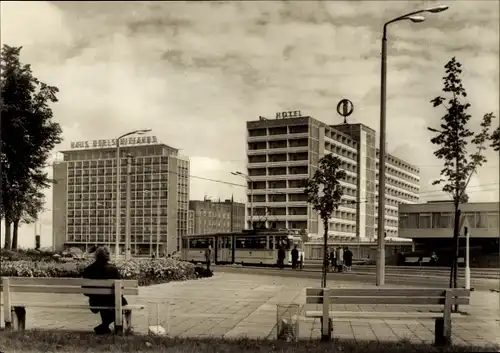 Ak Rostock in Mecklenburg Vorpommern, Hotel Warnow, Haus der Schifffahrt, Straßenbahn