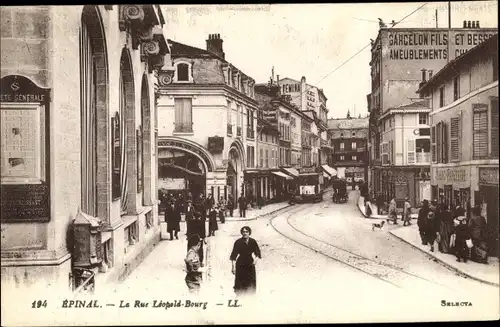 Ak Épinal Lothringen Vosges, Rue Leopold Bourg