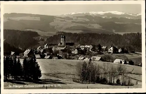 Ak St. Märgen im Schwarzwald, Blick auf Ort aus der Ferne, Felder