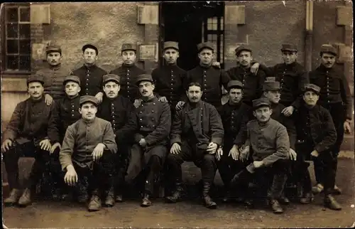 Foto Ak Meurthe et Moselle, Gruppenpotrait, Soldaten, Uniform