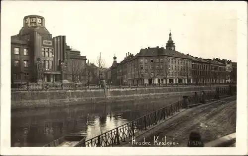 Ak Hradec Králové Königgrätz Stadt, Ortsansicht, Flusspartie