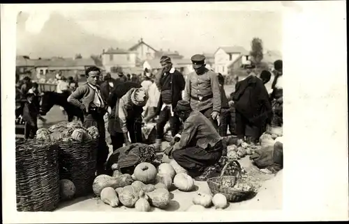 Foto Ak Skopje Üsküb Mazedonien, Markttag, Händler, Gemüse