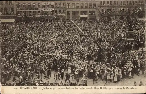 Ak Strasbourg Straßburg Elsass Bas Rhin, Enfants des Ecoles, Place Kleber, 14 Juillet 1919