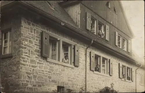 Foto Ak Pforzheim im Schwarzwald, Teilansicht von einem Wohnhaus