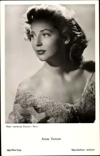 Ak Schauspielerin Anne Vernon, Portrait