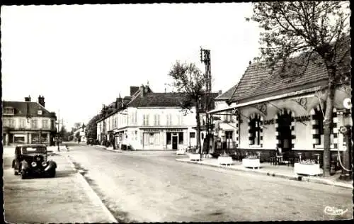 Ak Lurcy Lévis Lévy Allier, Boulevard Gambetta, Café