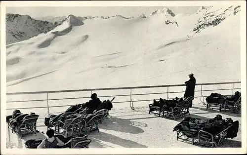 Ak Schneefernerhaus auf der Zugspitze, Obere Liegeterrasse im Sporthotel, Blick auf Raintal