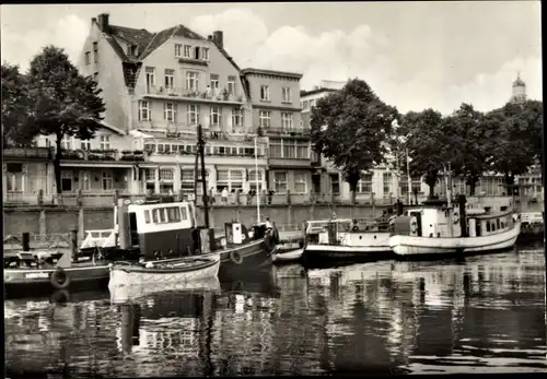 Ak Ostseebad Warnemünde Rostock, Hotel und Restaurant Atlantic, Partie am Wasser