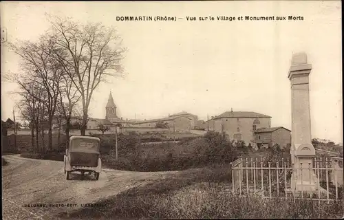 Ak Dommartin Rhône, Vue sur le Village et Monument aux Morts