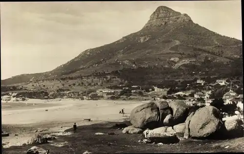Foto Ak Kapstadt Südafrika, Partie am Ufer, Steine, Berg