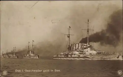 Ak Deutsche Kriegsschiffe, das 1. Geschwader geht in See, Kaiserliche Marine