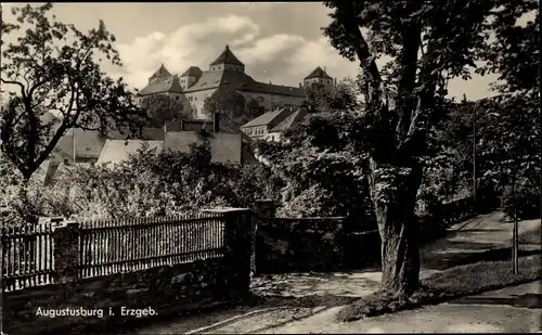 Ak Augustusburg im Erzgebirge, Blick auf die Burg