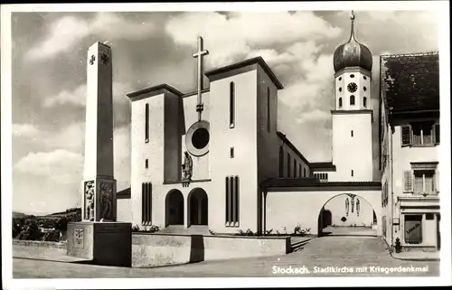 Ak Stockach im Hegau Baden, Stadtkirche, Kriegerdenkmal