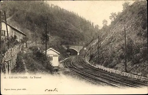 Ak Les Sauvages Rhône, Le Tunnel