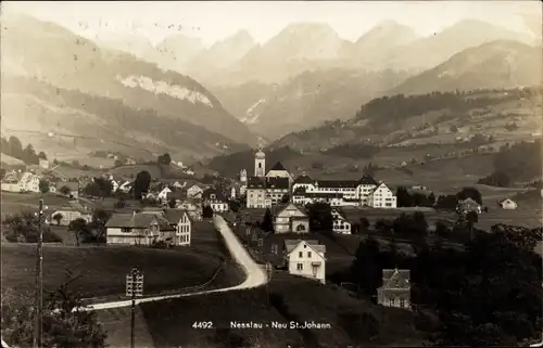 Ak Neu Sankt Johann Nesslau Kt. St. Gallen, Blick auf den Ort, Gebirge