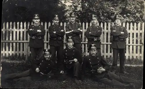 Foto Ak Schweizer Soldaten in Uniformen