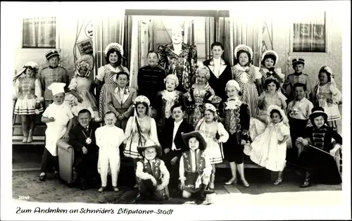 Ak Zum Andenken an Schneider's Liliputaner Stadt, Gruppenfoto