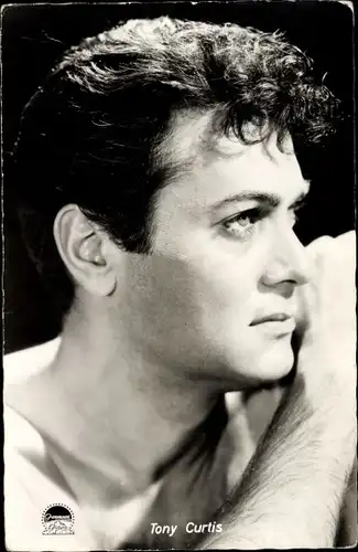 Ak Schauspieler Tony Curtis, Portrait, Zwei in einem Zimmer