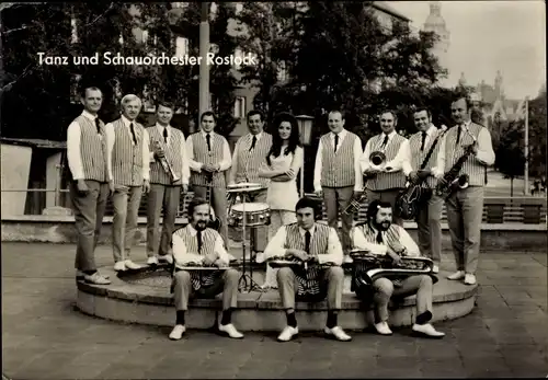 Ak Hansestadt Rostock, Tanz und Schauorchester, Gruppenbild, Musikinstrumente