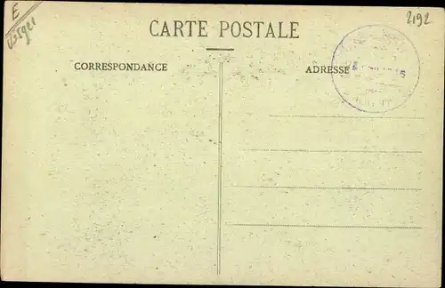 Ak Thaon les Vosges, Madame Delait dans son salon, Frau mit Bart