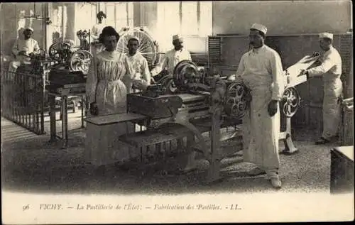 Ak Vichy Allier, La Pastillerie de l'Etat, Fabrication des Pastilles