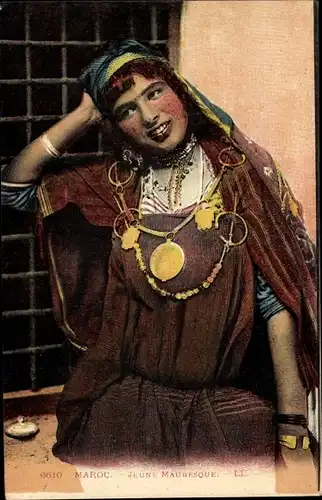 Ak Marokko, Jeune Mauresque, Frau in Tracht