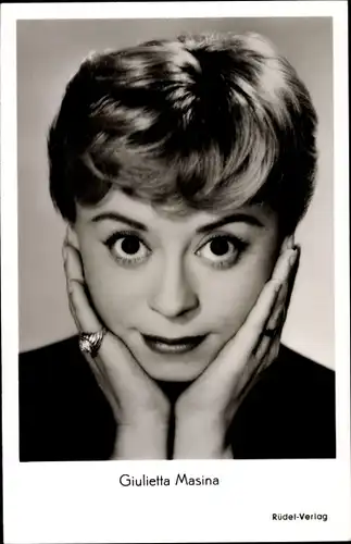 Ak Schauspielerin Giulietta Masina, Portrait, La Strada