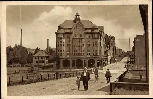 Ak Varnsdorf Warnsdorf Reg. Aussig, Straßenansicht, Passanten