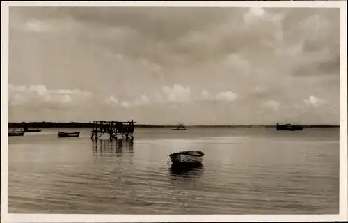 Ak Scharbeutz in Ostholstein, Ostseebad, Blick auf die See, Boote