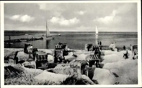 Ak Scharbeutz in Ostholstein, Ostseebad, Strandkörbe, Blick auf die See, Segelboote