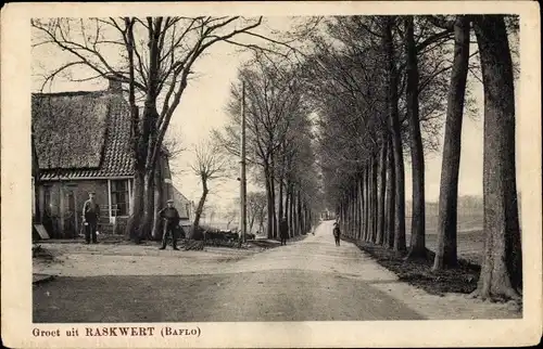 Ak Raskwert Groningen Niederlande, Straßenpartie, Anwohner, Bäume