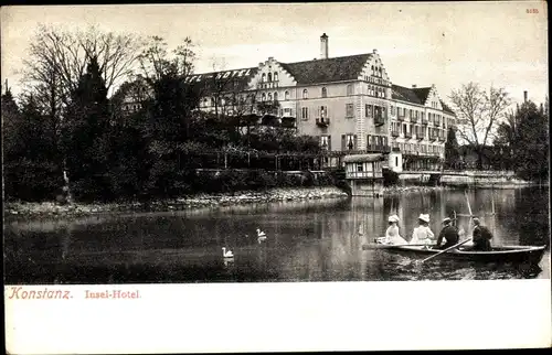 Ak Konstanz am Bodensee, Blick vom Wasser auf das Insel Hotel, Ruderboot