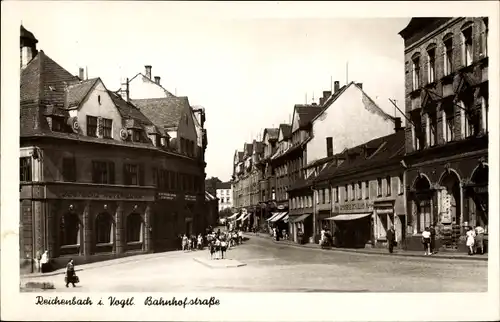 Ak Reichenbach im Vogtland, Blick in die Bahnhofstraße, Geschäfte, Deutsche Notenbank, Drogerie