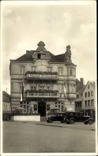 Ak Adenau in der Eifel, Hotel Halber Mond, Autos