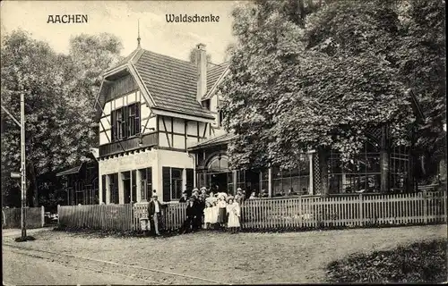 Ak Aachen in Nordrhein Westfalen, Aachener Stadtwald, Waldschenke, Gäste