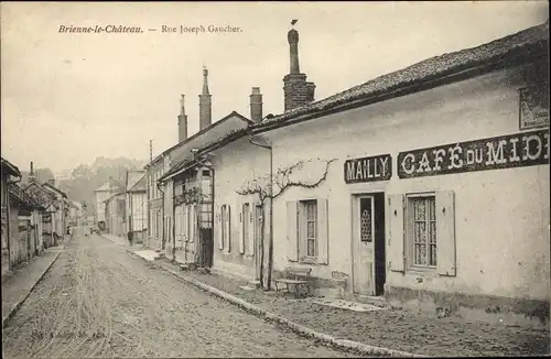 Ak Brienne le Château Aube, Rue Joseph Gaucher, Cafe