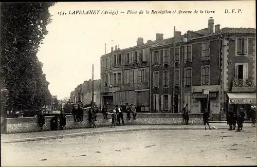 Ak Lavelanet Ariège, Place de la Revolution, Avenue de la Gare