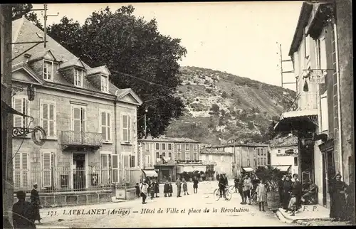 Ak Lavelanet Ariège, Hotel de Ville, Place de la Revolution