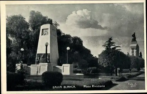 Foto Ak Bahia Blanca Argentinien, Plaza Rivadavia, Denkmal