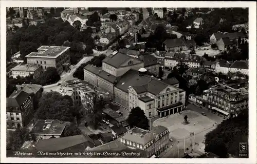 Ak Weimar in Thüringen, Nationaltheater, Schiller Goethe Denkmal, Fliegeraufnahme