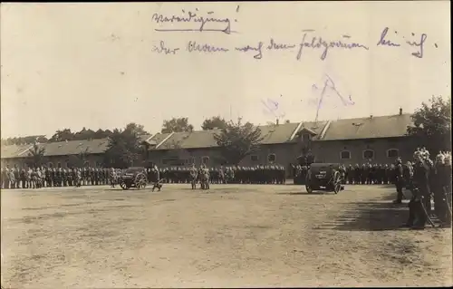 Foto Ak Dresden Neustadt, Kaserne, Deutsche Soldaten in Uniformen