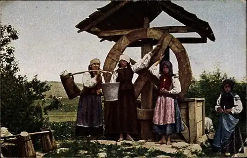 Ak Balkan, Bäuerinnen am Dorfbrunnen, Holzrad, Eimer