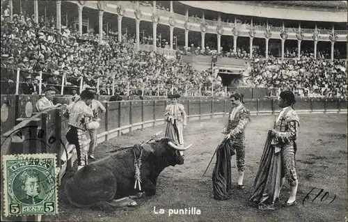 Ak Corrida de Toros, La puntilla, Stierkampf, Arena