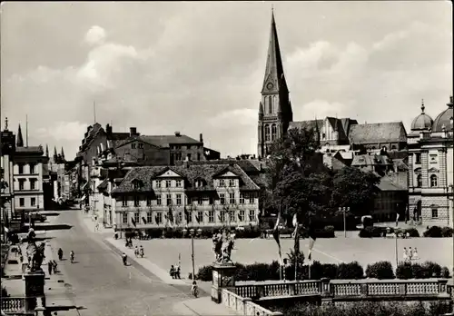 Ak Schwerin in Mecklenburg, Alter Garten, Kirche
