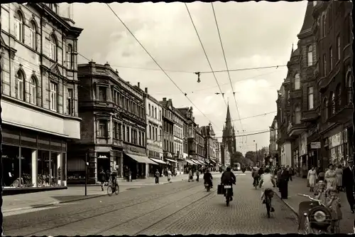 Ak Herne im Ruhrgebiet Westfalen, Bahnhofstraße, Evangelische Kirche, Motorroller