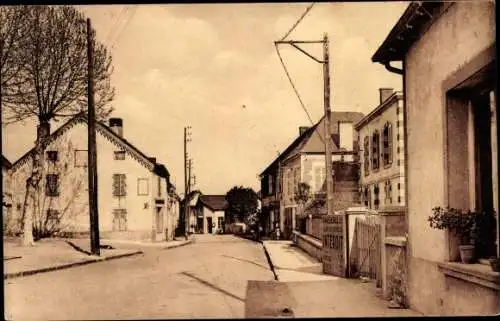 Ak Etroussat Allier, La Rue de la Poste